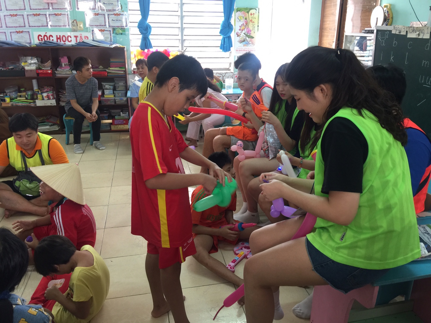 U1대학교 학생들 베트남에서 해외자원봉사 구슬땀